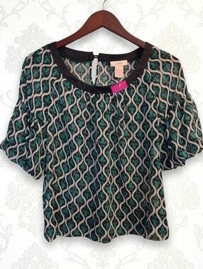 Candies Geometric Pattern Green Black White Short Sleeve Blouse. Size Medium